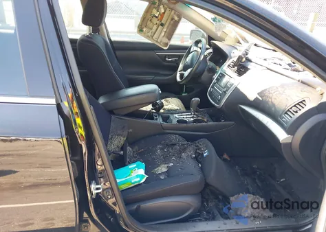 2018 Nissan Altima 2.5 S z USA, uszkodzony, nr VIN 1N4AL3AP4JC220059